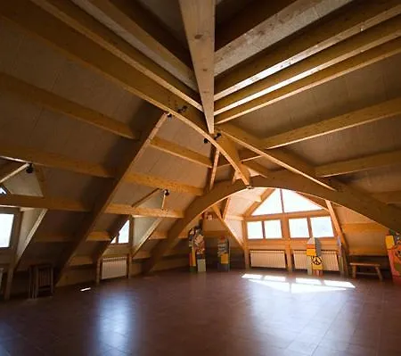 La Casa De Pineta Hostel